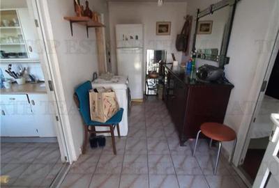 In exclusivitate Piata Veteranilor casa individuala  7 min de metrou - 18