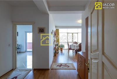 1/2 Duplex  S+D+P+2E, 455 mp in zona centrala a mun. Bacau - 30