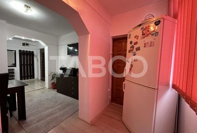 Apartament decomandat 3 camere 2 bai 68 mpu etaj 3 Calimanesti Valcea - 11