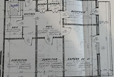 Se vinde apartament decmandat trei camere pret 85000 negociabil - 1