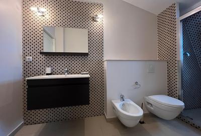 VILA DEOSEBITA / SPATII GENEROASE / CURTE PROPRIE - 49