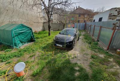 Casa individuala. 2 fronturi de pe 2 strazi (fata-spate) - 14