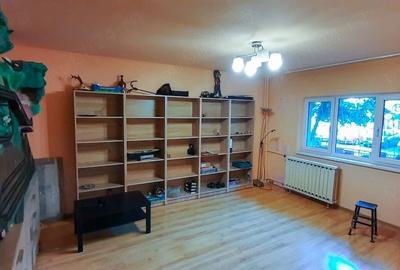 Apartament 3 camere de vanzare, parcare, boxa, bloc reabilitat-13 Septembrie - 1