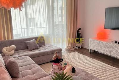 Apartament cu 3 camere decomandat în Central