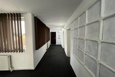 Spatiu Pretabil Servicii | 4 Camere | 80mp + 50mp terasa - 1