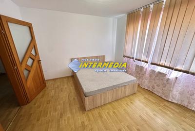Apartament cu 3 camere decomandat, mobilat în Central