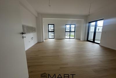 Apartament cu 3 camere decomandat în Tractorul