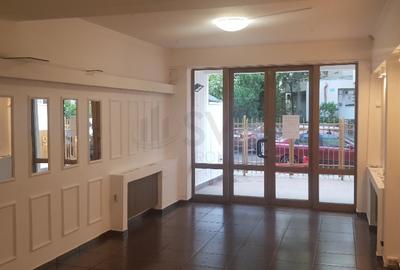 Birou, de 400 mp, în P-ța Dorobanți