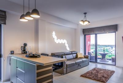 Apartament cu 2 camere decomandat, mobilat în Central