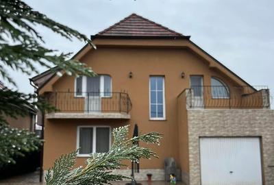 Casă individuală cu 7 camere în Episcopia Bihorului