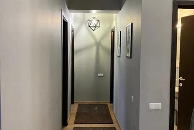 Penthouse cu 3 camere decomandat, mobilat în Tătărași