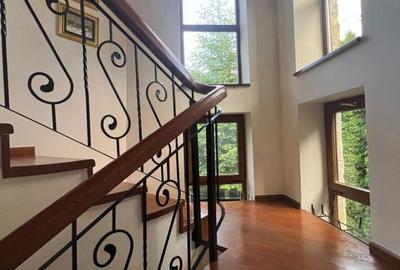 Vila de vis cu parc privat  — Panoramă Unică Spre Crucea Caraiman, - 6
