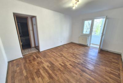 Vanzare Apartament 2 Camere semidecomandat Centrul Civic Str.Harmanului Etajul 3 - 2