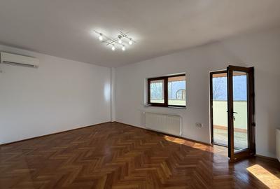 Vila spațioasă în Sisesti | 600 mp | 9 locuri de parcare | Teren 1500 mp - 10