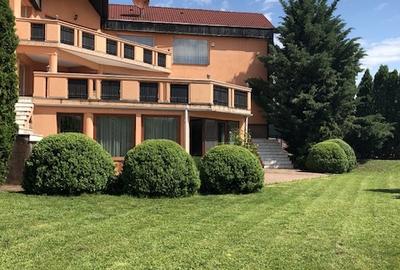 Casa - vila cu teren de tenis și grădina și panorama oraș - 4