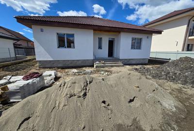 Casa 4 cam.2 băi,1 pivniță 1 dressing,500mp.teren,gard,pavaj - 9