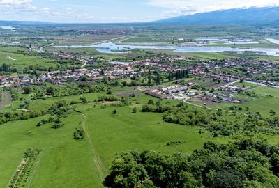 Teren 500 mp în Bradu, Sibiu – 7500 € – Zonă liniștită, priveliște munte - 2