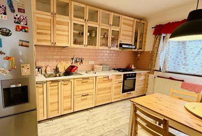 Casa cochetă la 2 minute de București în Roșu, Chiajna, zonă superbă, 4 camere - 4