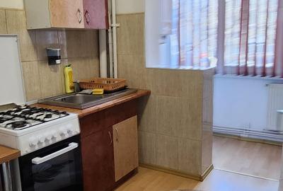 Apartament cu 2 camere situat in zona Grivitei, etaj 1, 2 balcoane, beci! - 1