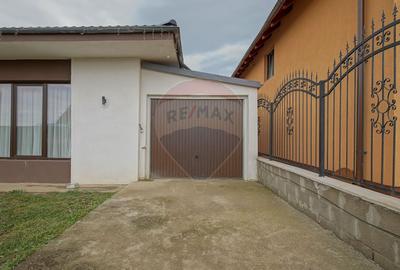 Vilă modernă, cu garaj, panouri și pompă de căldură, Cristian - 27