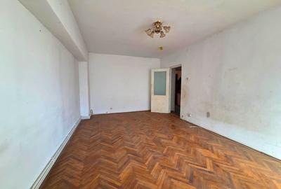 APARTAMENT 3 CAMERE-DECOMANDAT-ETAJ 1 - 3