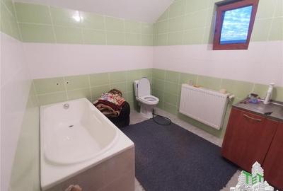 Vila 5 camere regie proprie cu gradina/garaj in Bacu (Joita) - 10