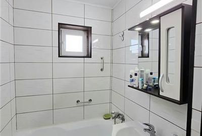 Apartament 2 Camere, Decomandat, Zona Salvare - Scoala 8 - 10