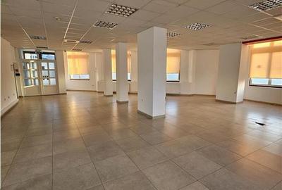 Birou, de 900 mp, în Piața Cluj