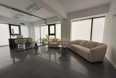 Apartament cu 2 camere decomandat în Apărătorii Patriei