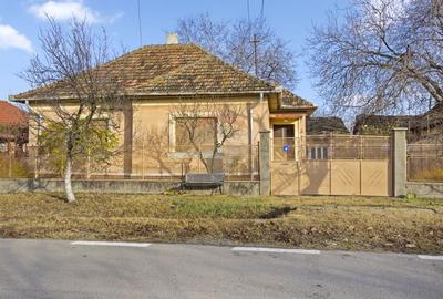 Casă individuală cu 4 camere în Galșa