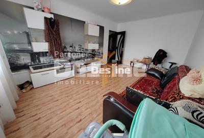 Apartament cu 3 camere decomandat în Cug
