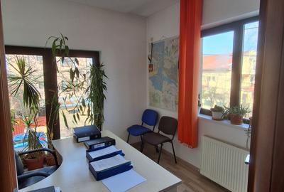 Vila in Bucurestii Noi,ideala pentru sediu firma/birouri (pret 400 k plus TVA) - 13