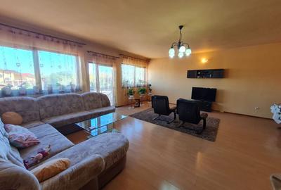 Apartament cu 5 camere decomandat, mobilat în Braytim