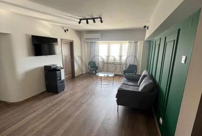 Apartament cu 4 camere semidecomandat, mobilat în Centrul Civic