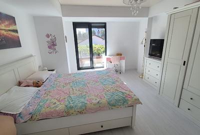Direct proprietar. Apartament 3 camere, mobilat, utilat, loc de parcare. - 2