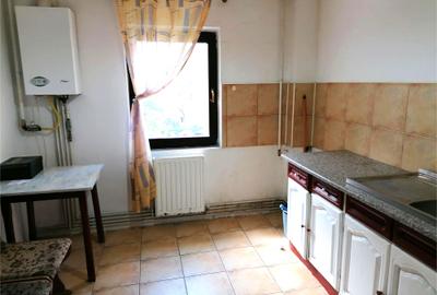 Apartament decomandat cu doua camere zona Calea Bucuresti - 4