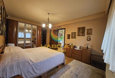 Vila D+P+M 300 mp Aviației  strada Simeria - 9