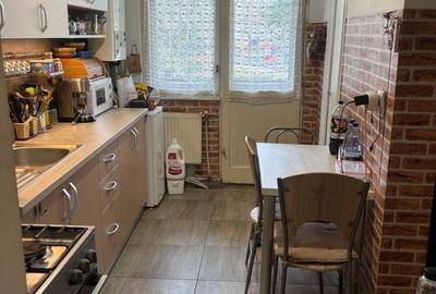 Apartament cu 3 camere semidecomandat, mobilat în Gheorgheni