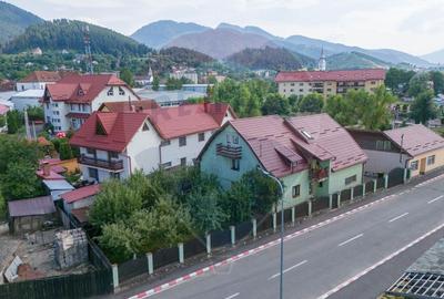 Casa si Spatiu comercial  în zona Centrala Secele - 3