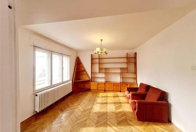 Apartament cu 4 camere decomandat, mobilat în Centrul Istoric