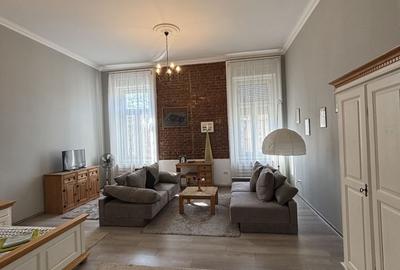 Apartament cu o camera în clădire istorică ,zona Maria - 21