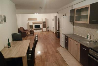 Apartament cu 2 camere semidecomandat, mobilat în Florești