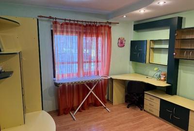 Apartament 3 camere de inchiriat, centrala proprie, Drumul Sarii - 12