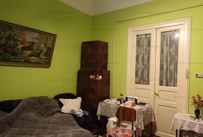 Casă cu 3 camere în Apollo