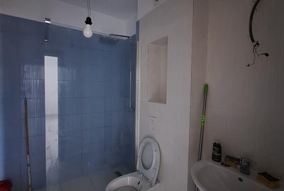 Ultimul apartament la  parter , 2 camere, curte privata ,negociabil - 8