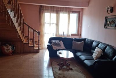 Casa de locuit parter+etaj Loc. Gurahont Arad - 4