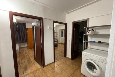Apartament cu 3 camere decomandat, mobilat în Nicolina