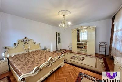 Apartament cu 3 camere decomandat, mobilat în Ștrand