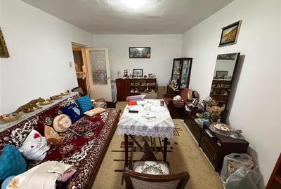 Apartament 2 camere, parter, 54mp, zona Sud , necesita renovare - 1