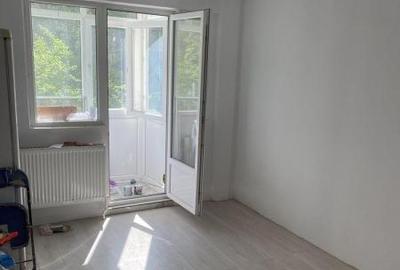 Investitie apartament 2 camere etaj 2 centrala termica zona Gorjului - 1